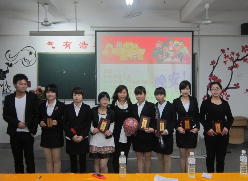 “弘扬雷锋精神,践行志愿服务”主题演讲赛圆满成功