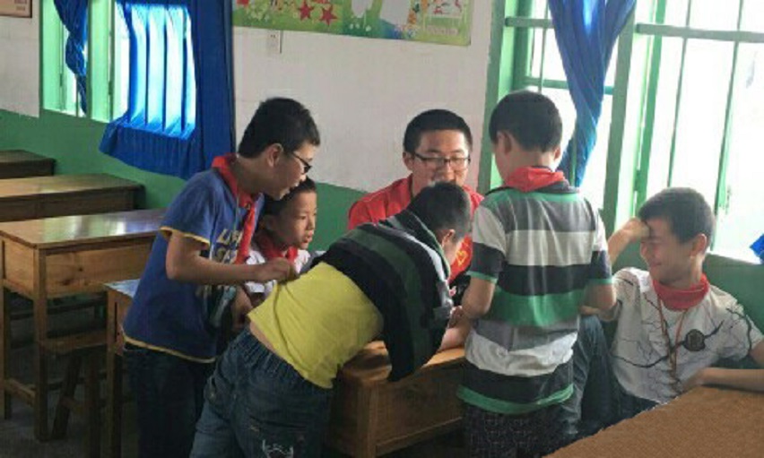 志在大爱，愿为奉献——专访威廉希尔官网“校园十佳志愿者”金佳妮同学、张劲宗同学