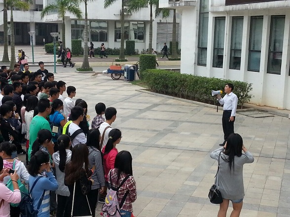 经济学院举办新生消防演练活动