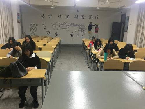 威廉希尔官网心理自助中心16-17学年第二学期第一次AB类例会顺利举行