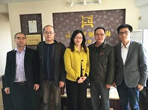 公司领导班子走访公司优秀员工公司 ——漳州灵琦理财咨询有限公司