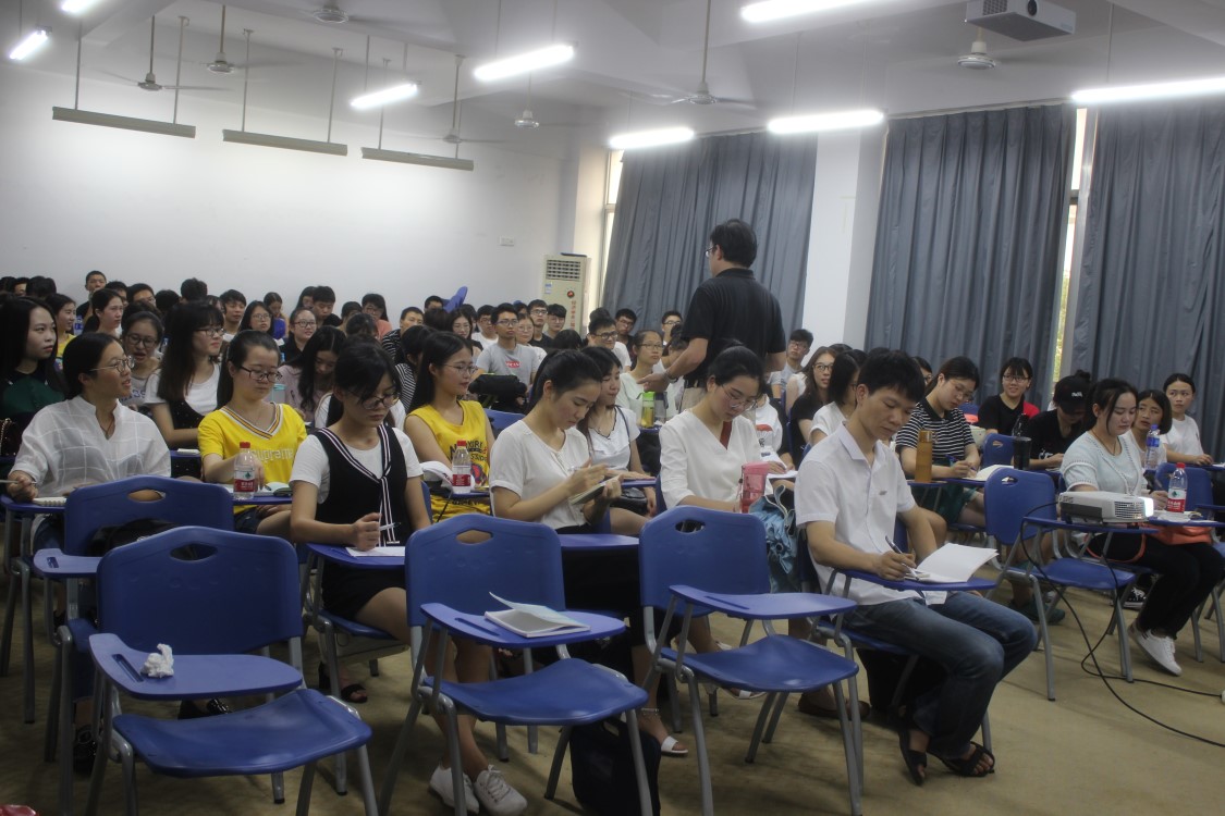 福州大学陈章旺教授应邀到公司讲学交流