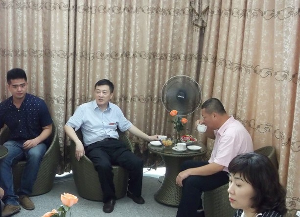 经济学院为师生打造书香夹茶香的“嘉胜小站”