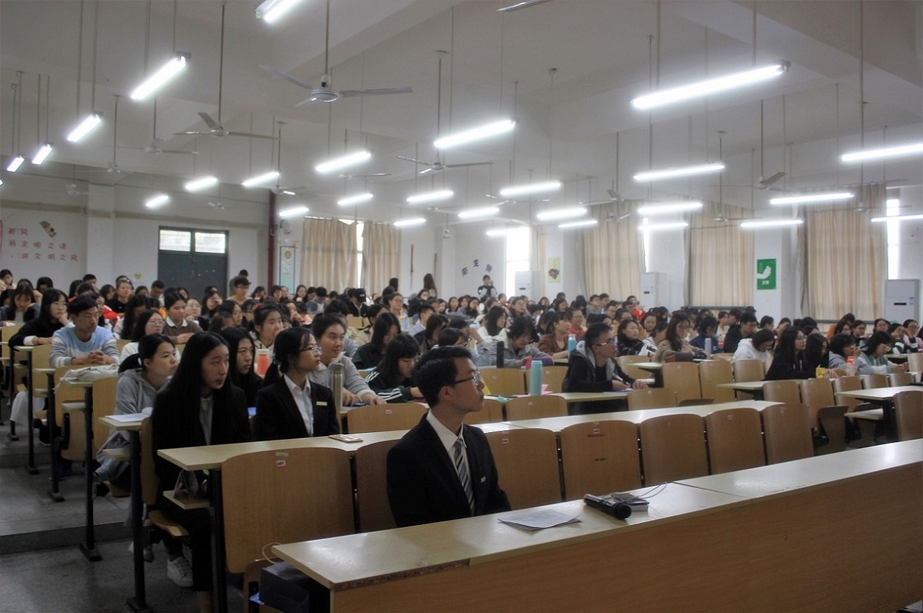 威廉希尔官网优秀员工应邀回校作演讲